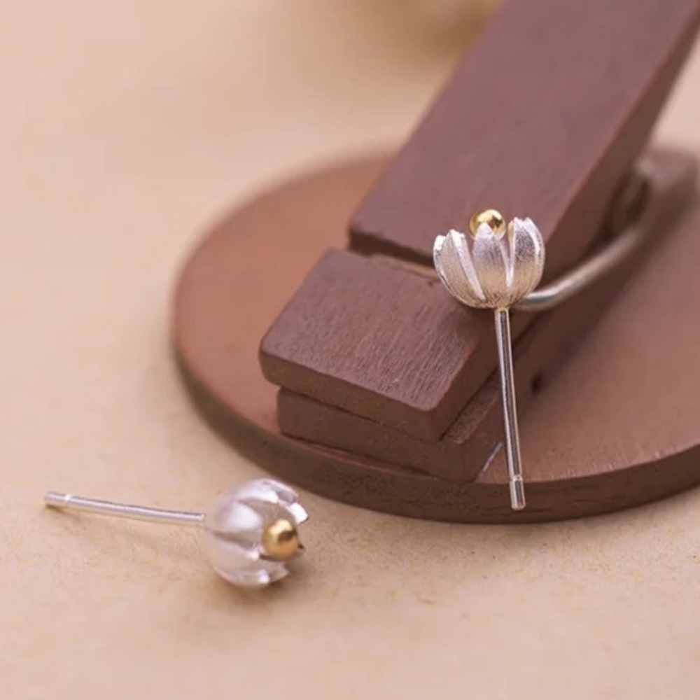 ◾️925 Sterling Silver Small Lotus Flower Stud Earrings